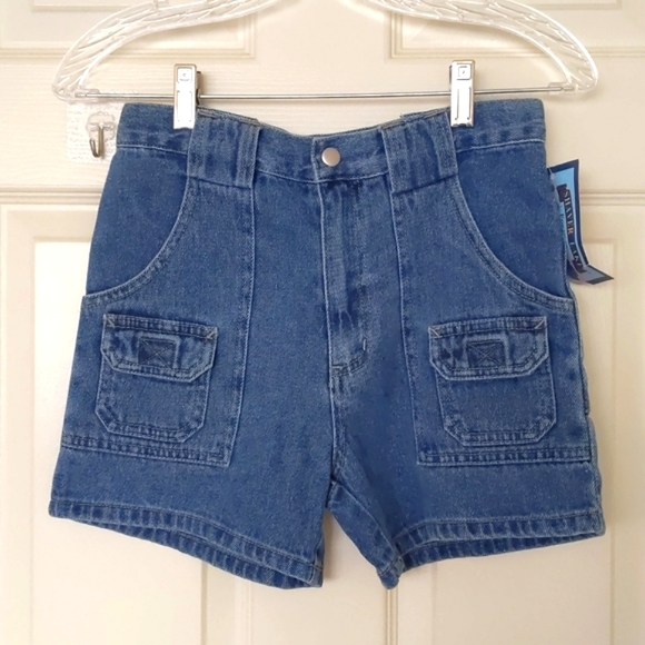 NWT. Girl's Denim Shorts with real pockets. - Picture 5 of 6